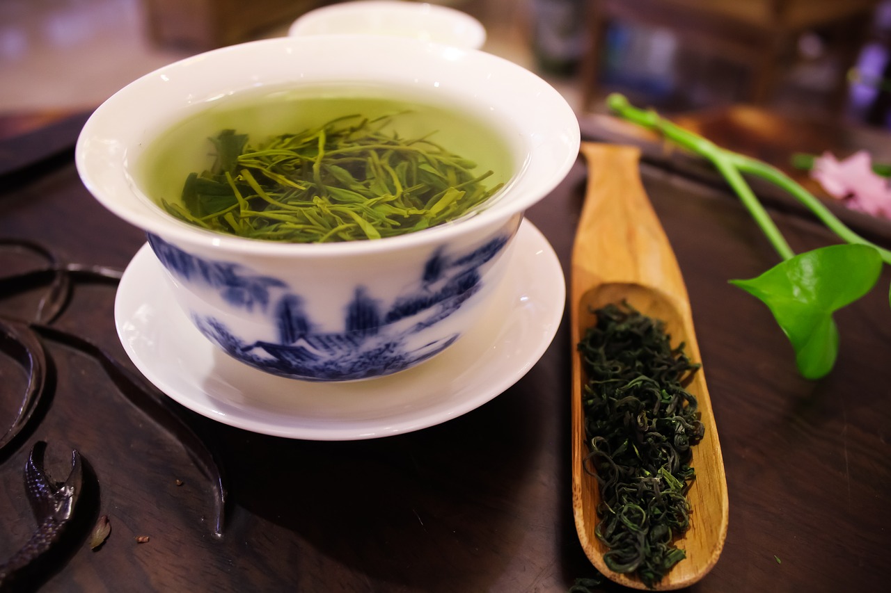 šálek zeleného čaje